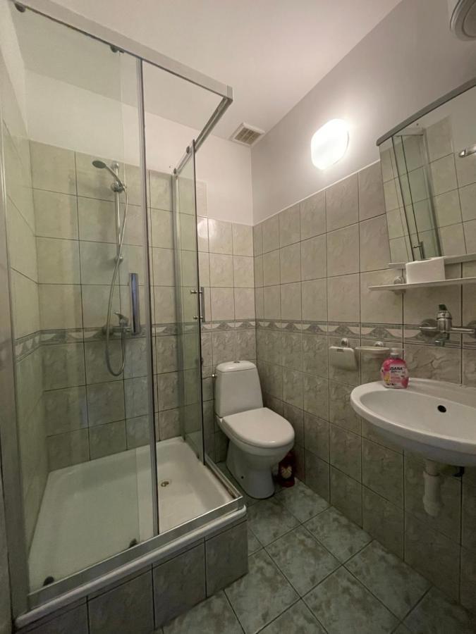 Noclegi U Gosi W Polanczyku - Pokoje Goscinne Bagian luar foto