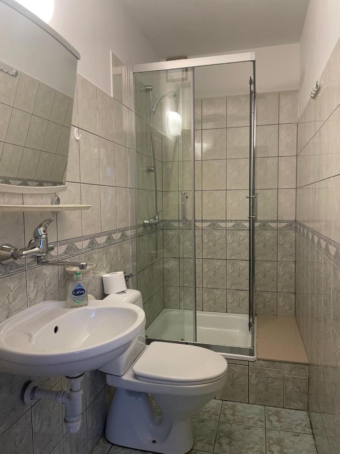 Noclegi U Gosi W Polanczyku - Pokoje Goscinne Bagian luar foto